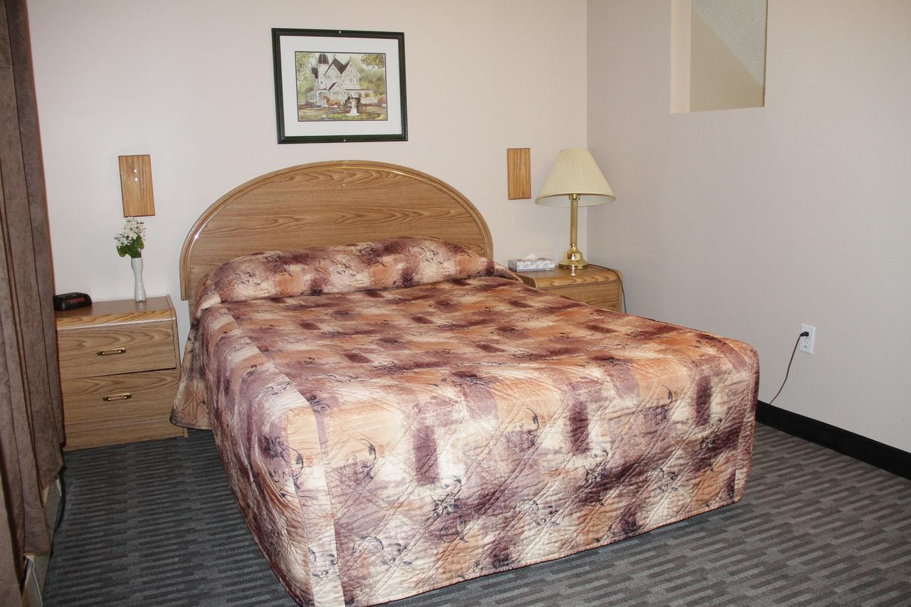 Garden Court Motel Manning Экстерьер фото