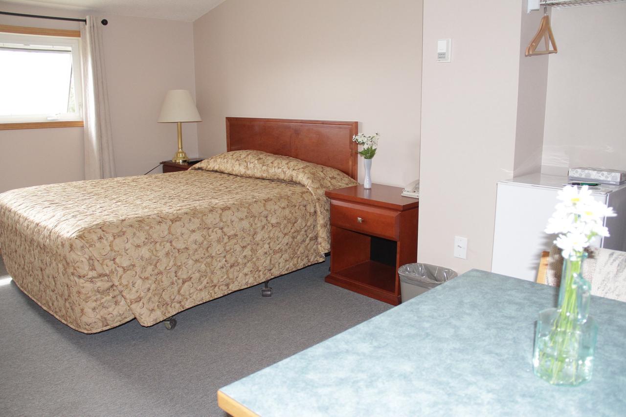 Garden Court Motel Manning Экстерьер фото