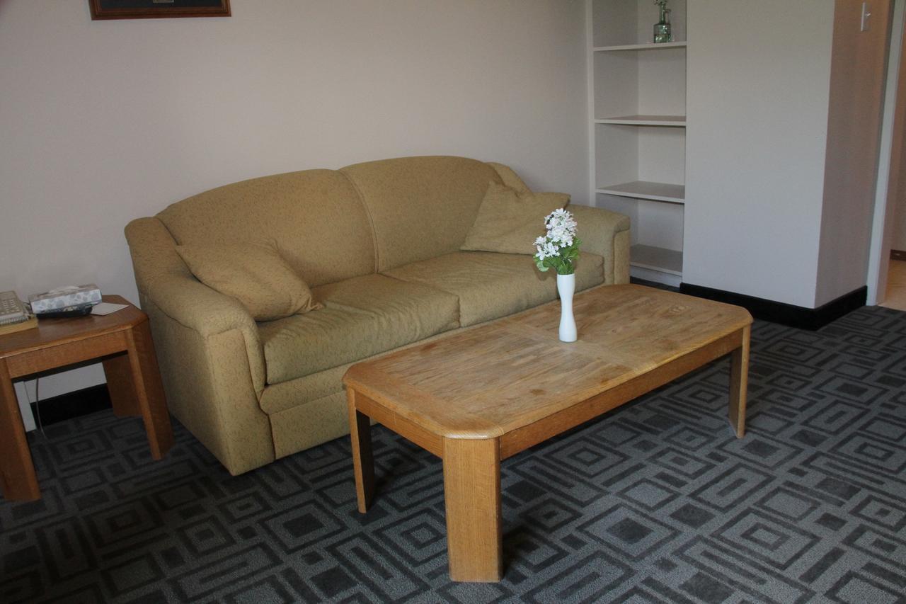 Garden Court Motel Manning Экстерьер фото