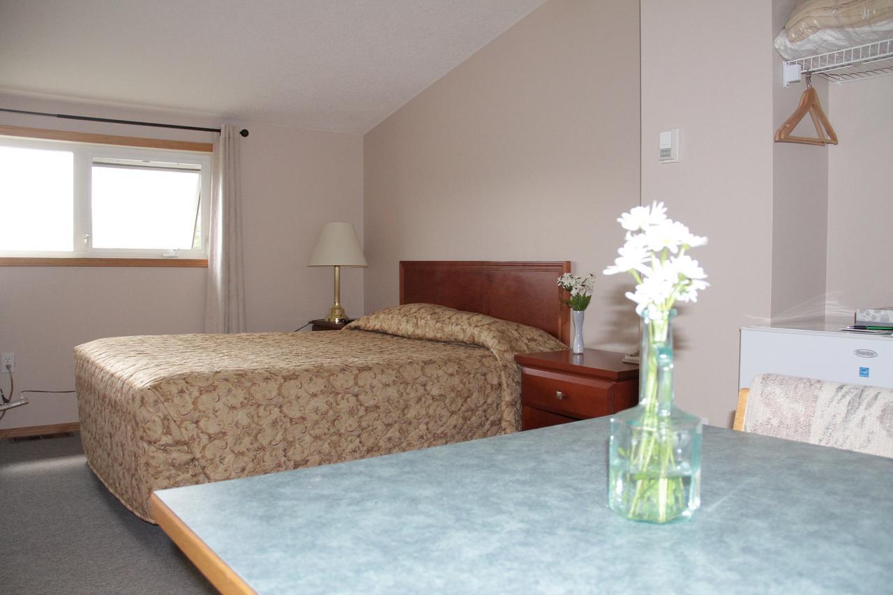 Garden Court Motel Manning Экстерьер фото