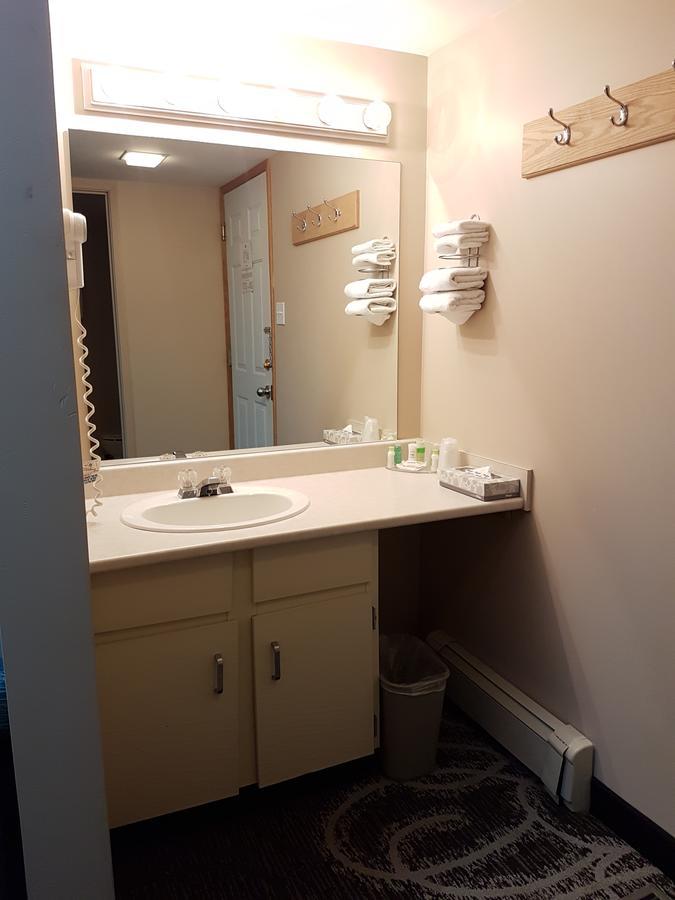 Garden Court Motel Manning Экстерьер фото