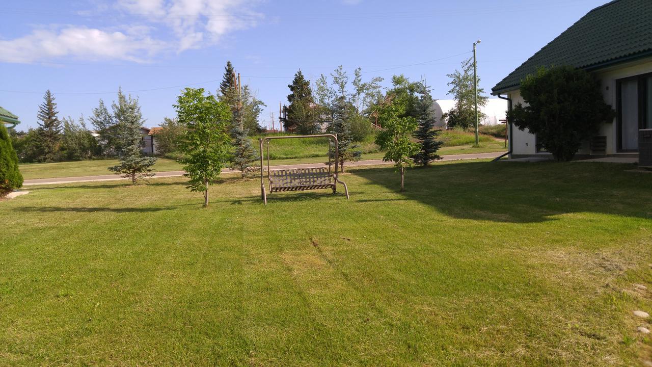 Garden Court Motel Manning Экстерьер фото
